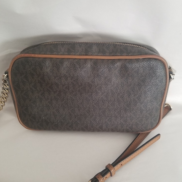 ❌ Sold ❌ Michael Kors crossbody - Picture 3 of 8